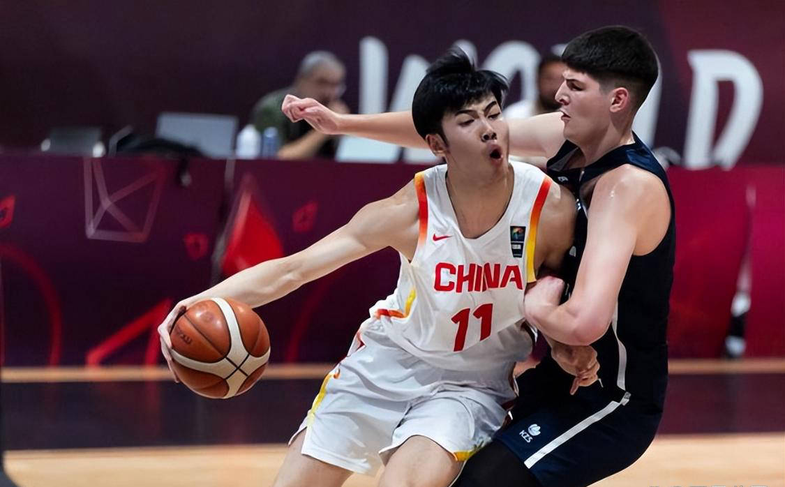 未来篮球之星崭露头角，备受关注的简单介绍