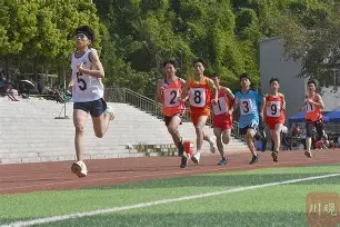 运动员们在比赛中展现出的坚韧与拼搏(运动员们在比赛中展现出的坚韧与拼搏精神)
